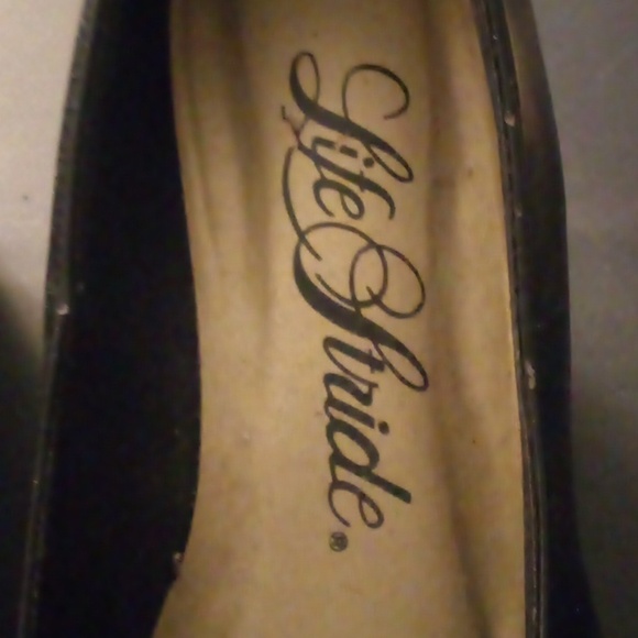 Life Stride Black Pumps - Size 5.5 - Picture 2 of 5